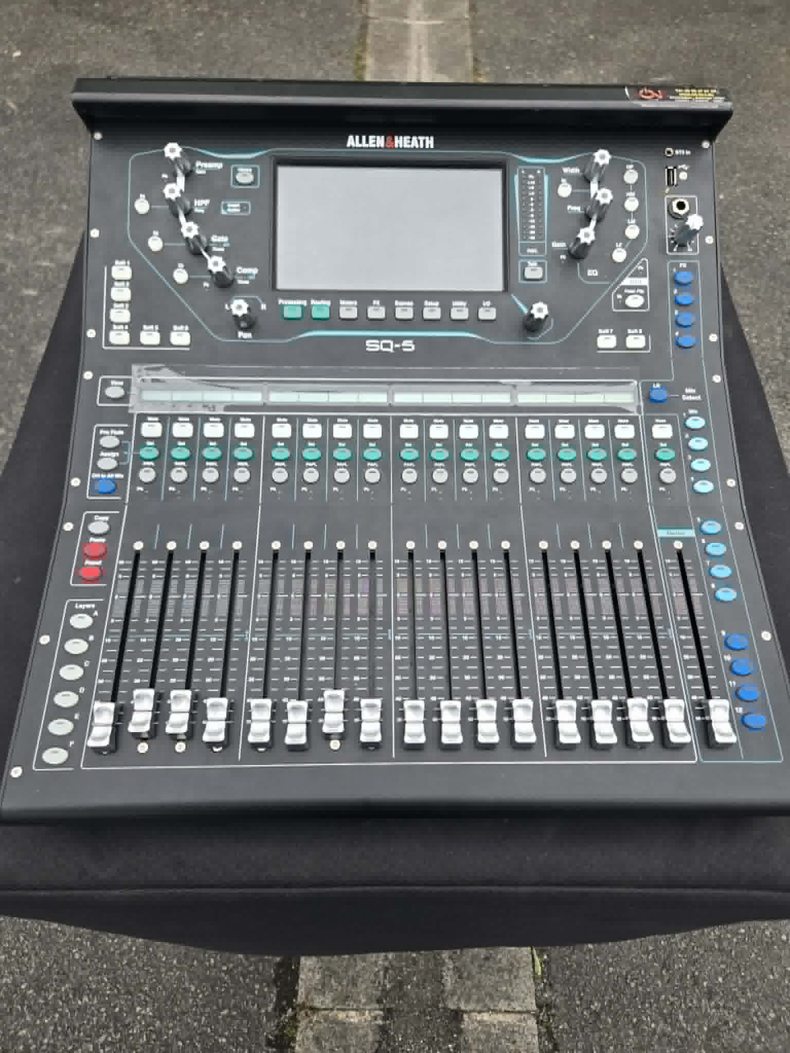 Console de mixage numérique 48 voies / 96Khz ALLEN & HEAT - SQ 5